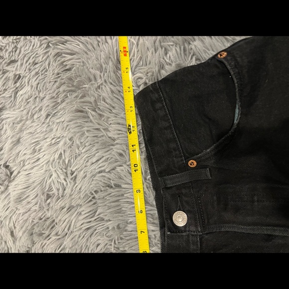 Levi’s 501 Black Jean Shorts - Picture 6 of 6